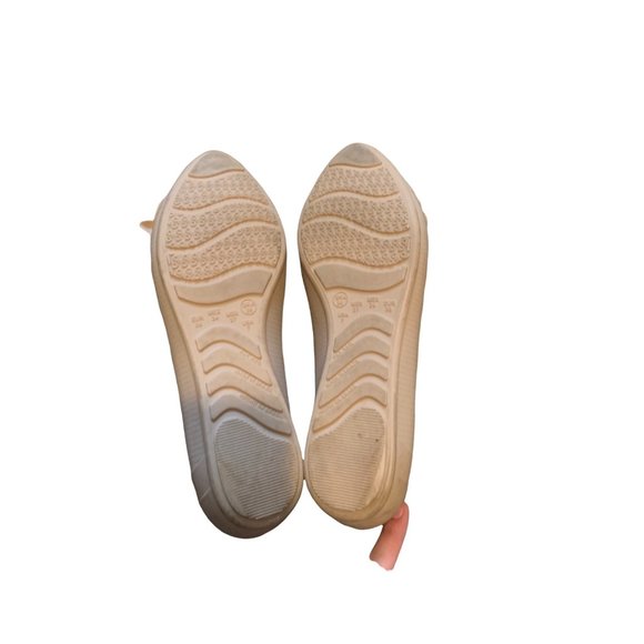 PARAISO by Bella VIta All Weather Nude & Black Rubber  Flower Flat Shoe-Size 7 - Picture 8 of 11